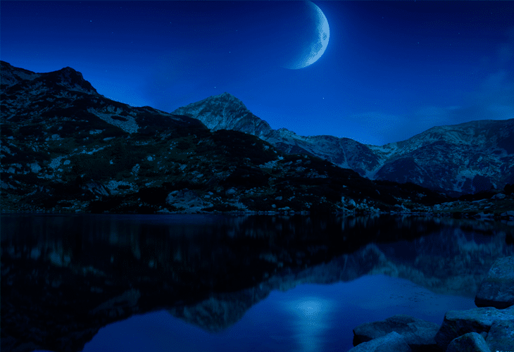 Crescent Moon - Windows 8 Wallpaper