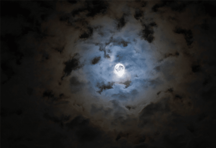 Full Moon - Windows 8 Wallpaper