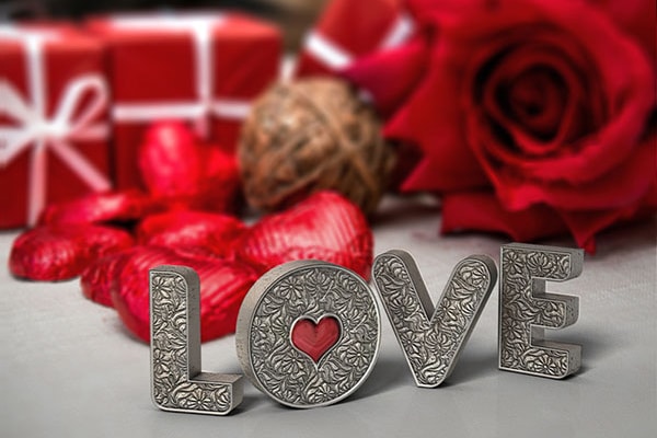 3D Antique Metal Text Effect