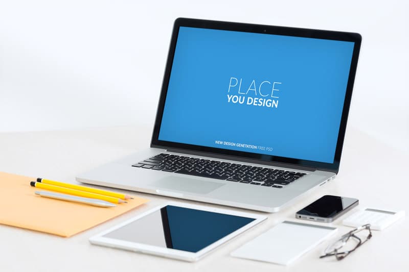 Free Laptop Mockup PSD