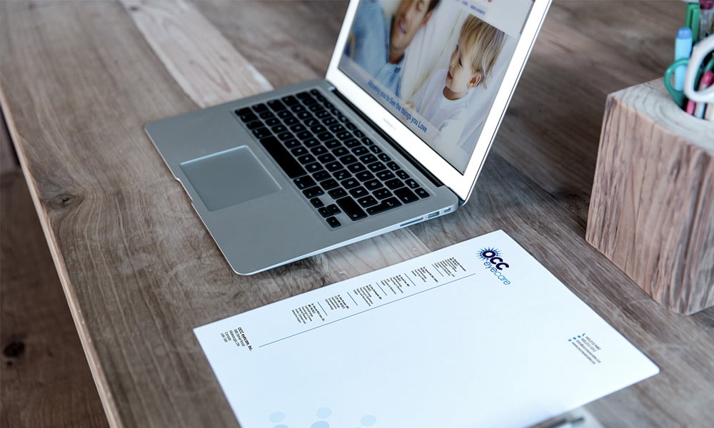 Free Letterhead & Mac Book Mockup PSD