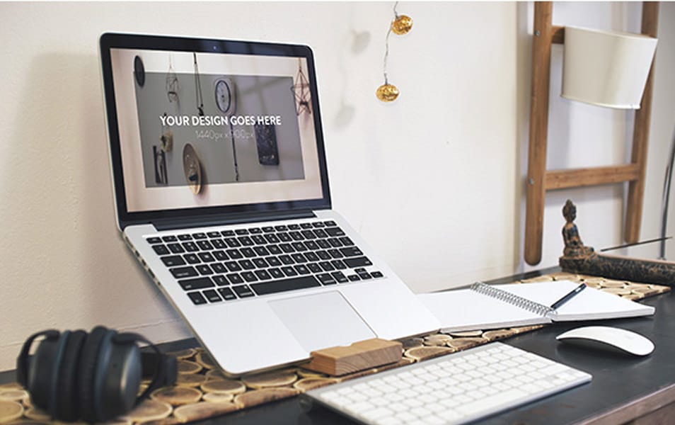 3 Elegant Macbook Pro MockUps